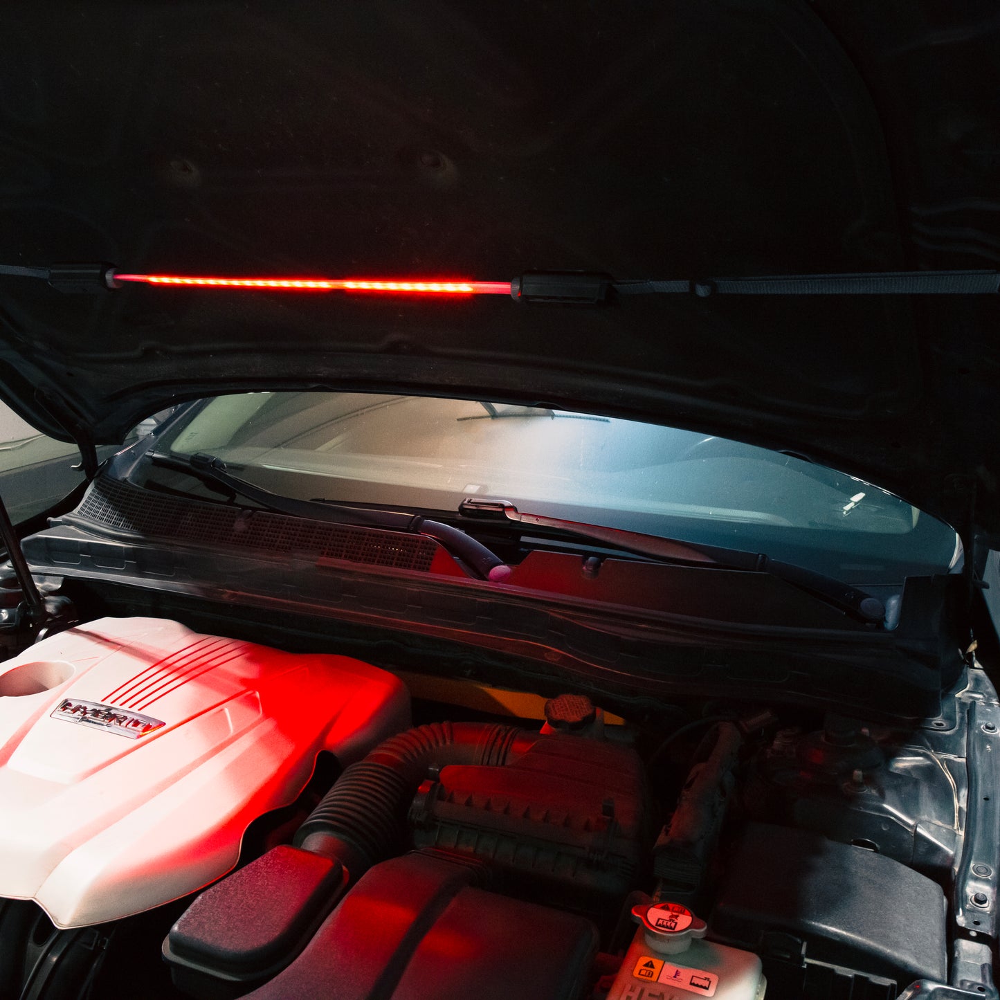 1000 Lumen Rechargeable Under Hood Work Light