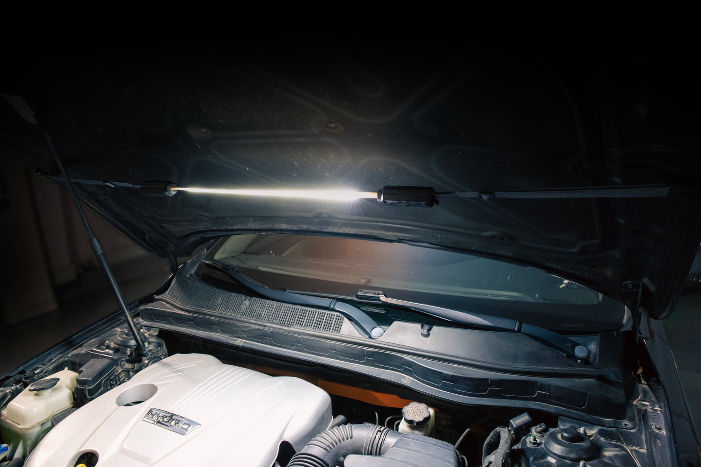 1000 Lumen Rechargeable Under Hood Work Light